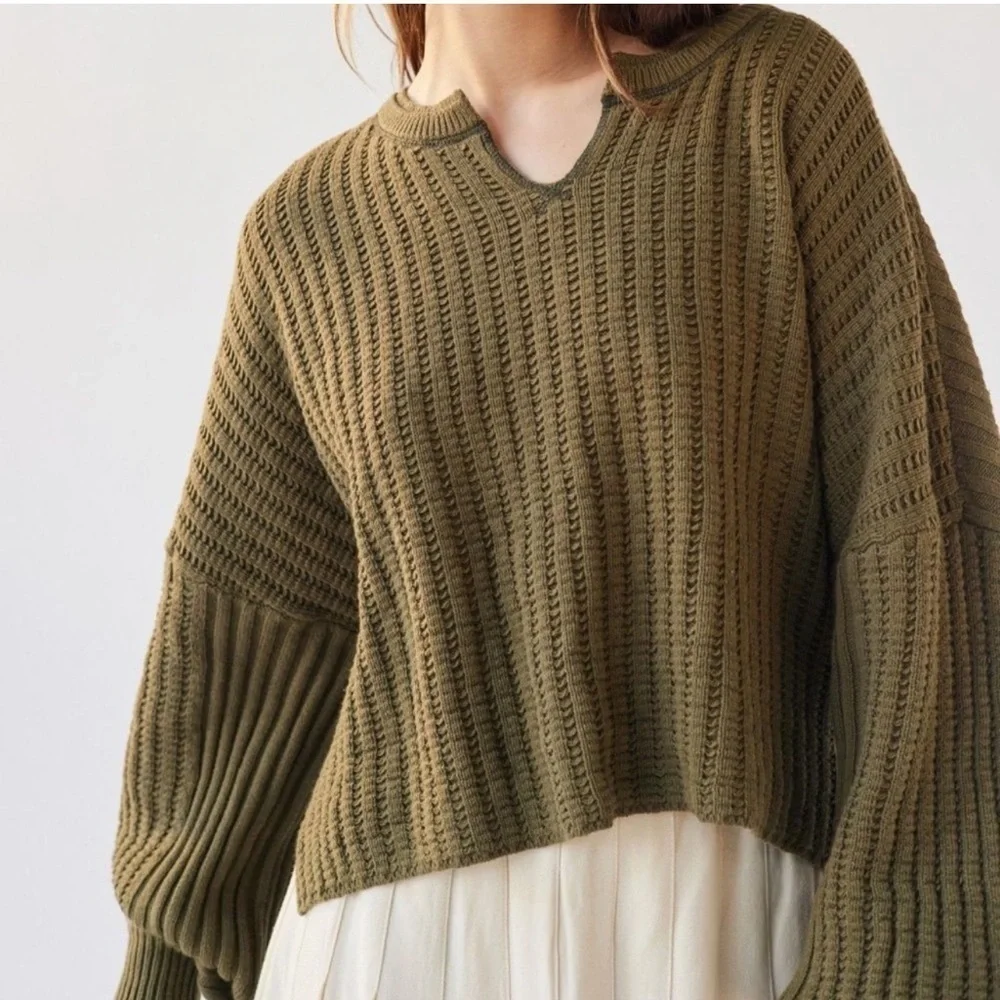 BDG Urban Outfitters Allie Notch Neck Pullover Sweater Olive green Size small